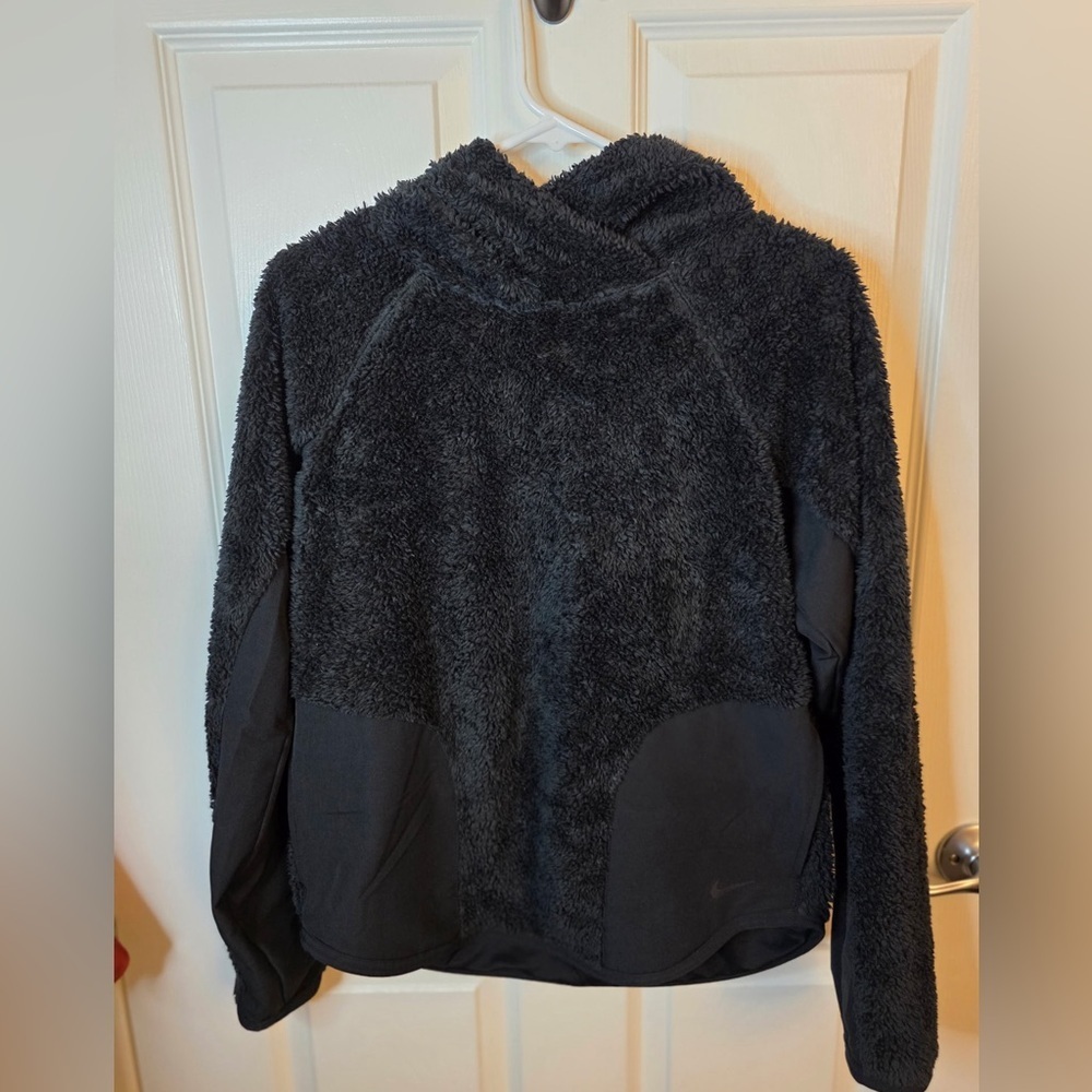 Nike Hoodie Womens Black Sherpa Fleece Training Pullover Fuzzy AR7404 Size Small - Picture 4 of 8